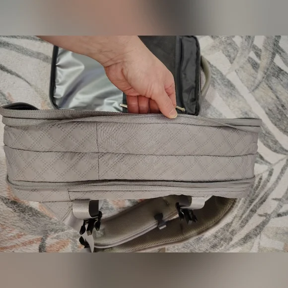 🔥SALE 💯 Large Gray Backpack - Picture 4 of 5